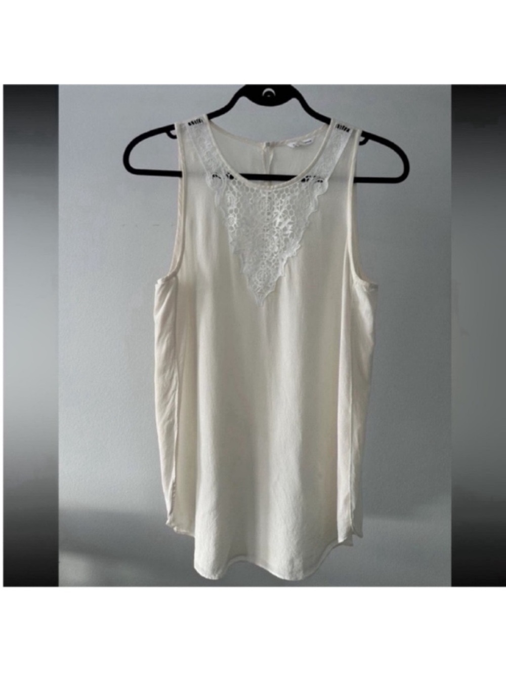 Club Monaco 100% silk blouse - Picture 1 of 3